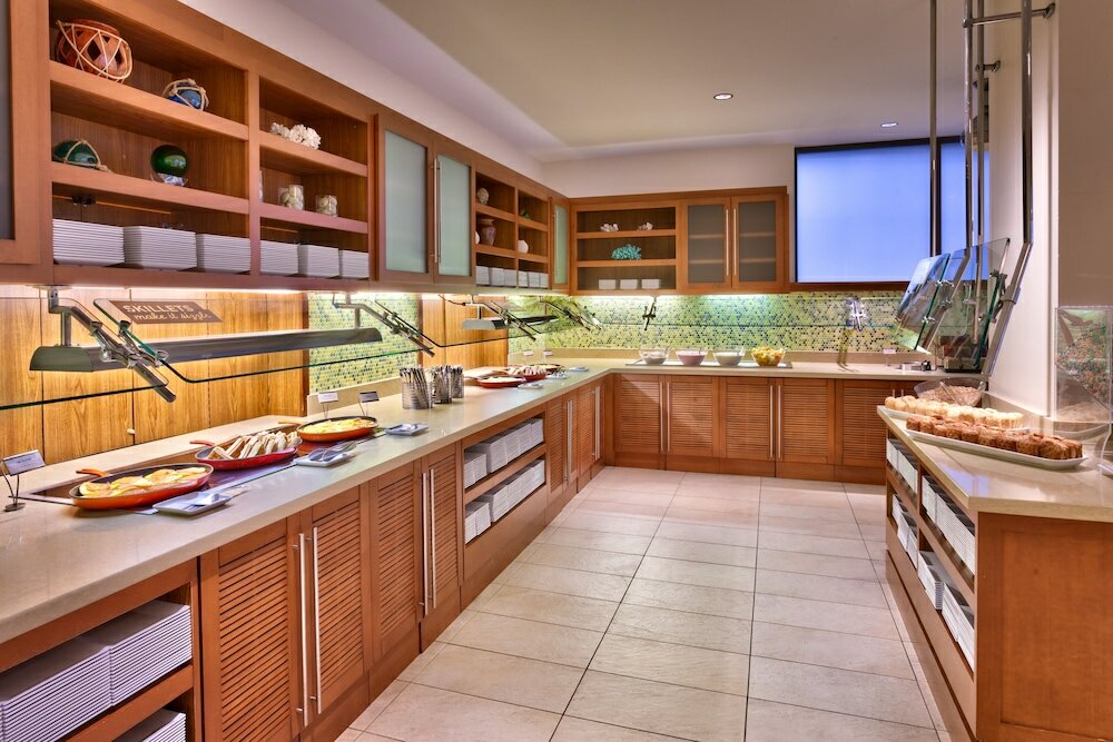 Фото Hyatt Place Waikiki Beach