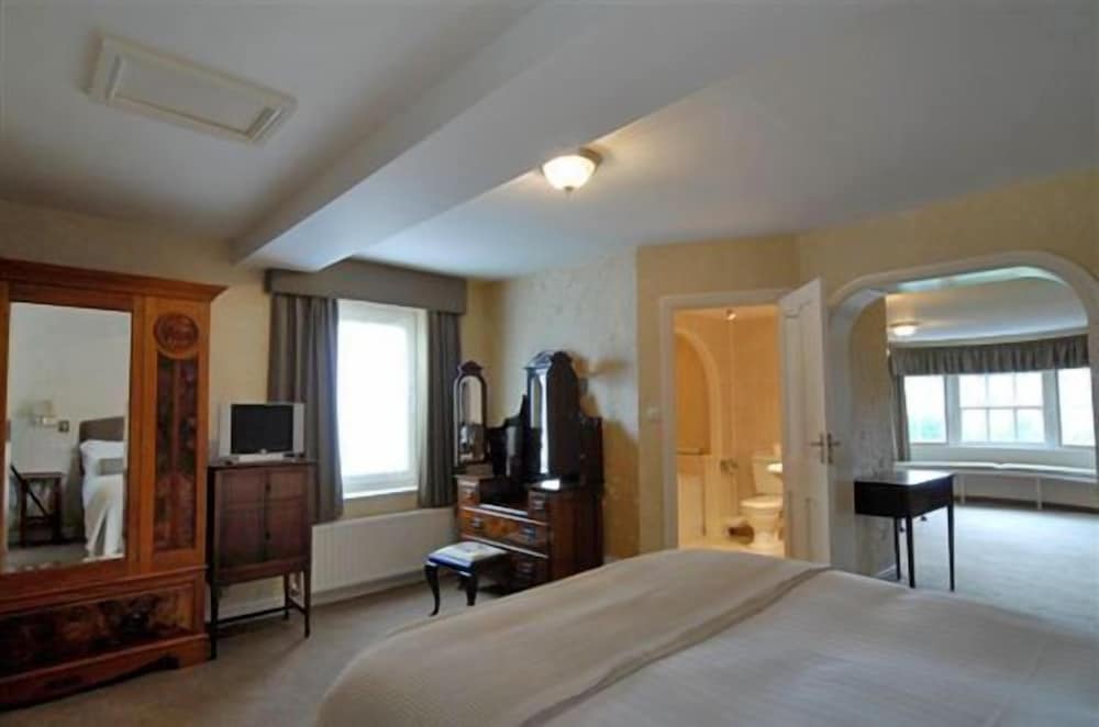 Фото Donington Manor Hotel