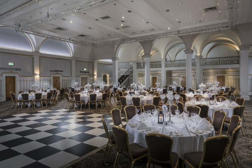 Фото The Queens Hotel