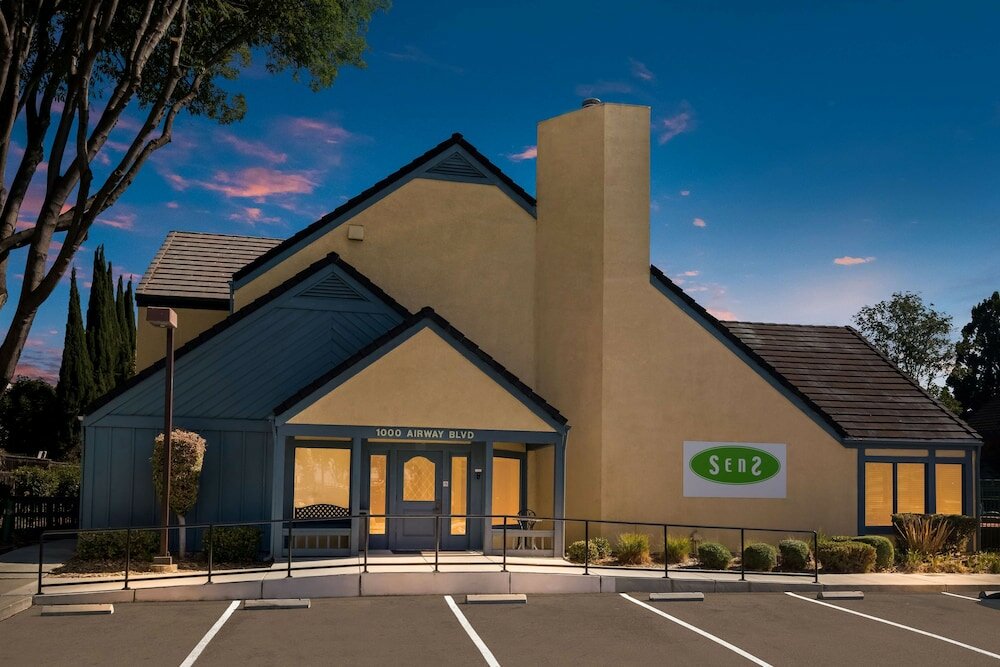 Фото SenS Suites Livermore, SureStay Collection by Best Western