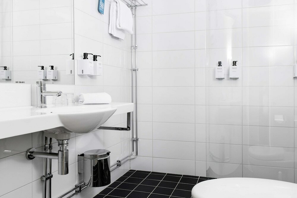 Фото Scandic Täby