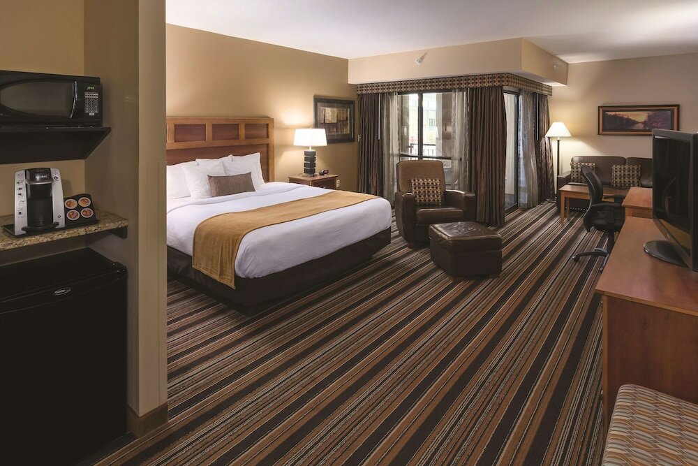 Фото Best Western Plus Bloomington Hotel