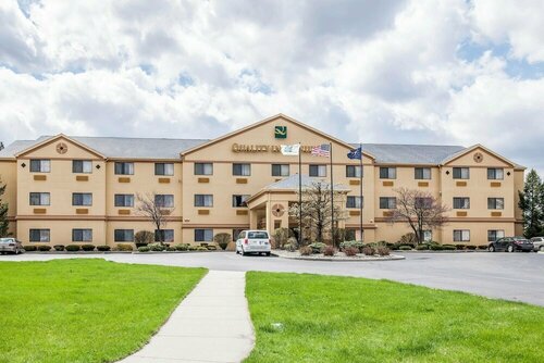 Гостиница Quality Inn & Suites South Bend Airport в Саут-Бенде