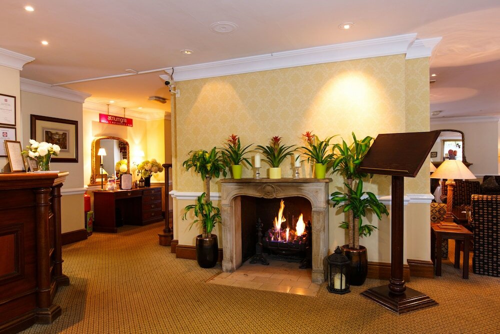 Фото Kingston Lodge Hotel