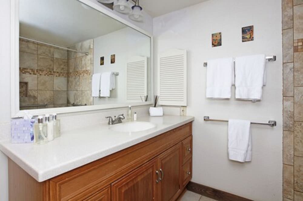 Фото Waikomo Stream Villas