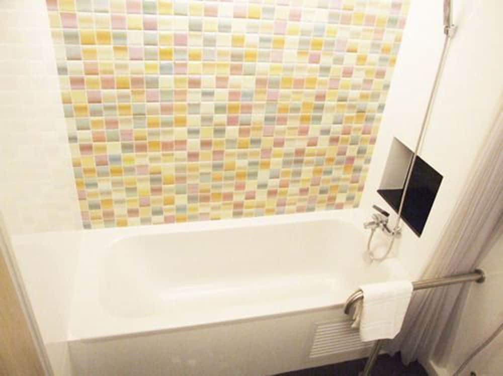 Фото Grand Tower Inn Sathorn Bangkok