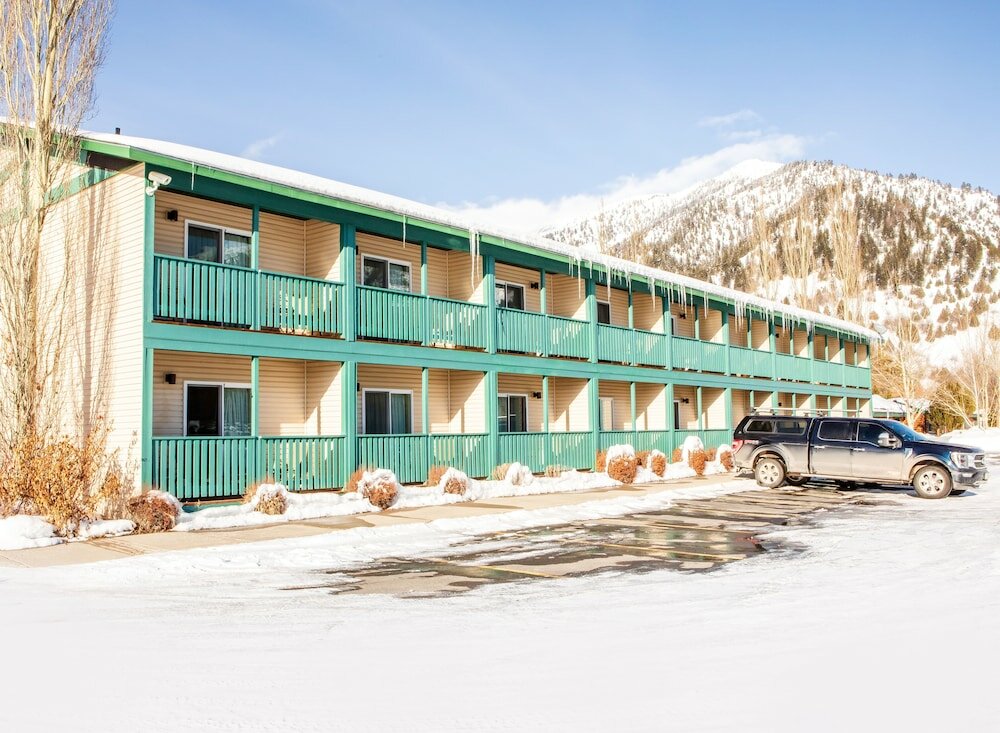 Фото Flying Saddle Resort