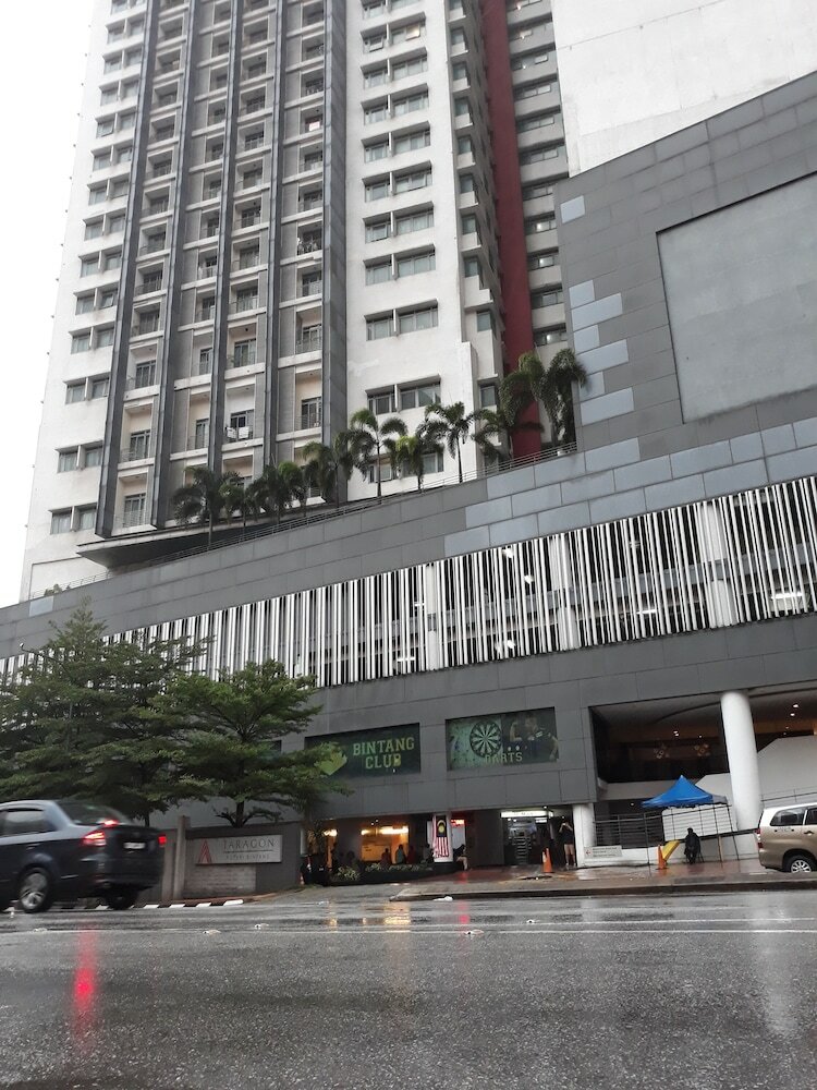 Фото Luxury Service Suite At Taragon Kl