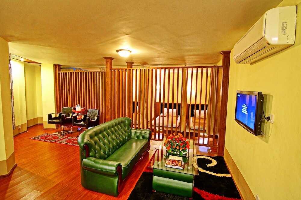 Фото Shwe Ingyinn Hotel