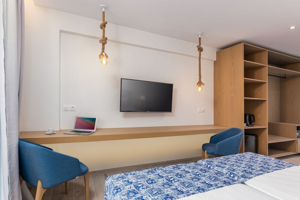 Фото Sirocco Hotel