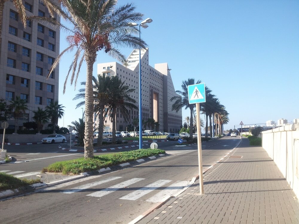 Фото Hof Hacarmel Apartments