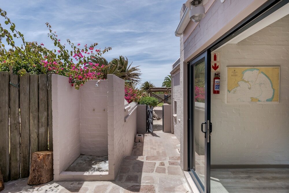 Фото Blue Bay Lodge