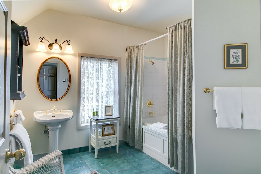 Фото Winchester Inn