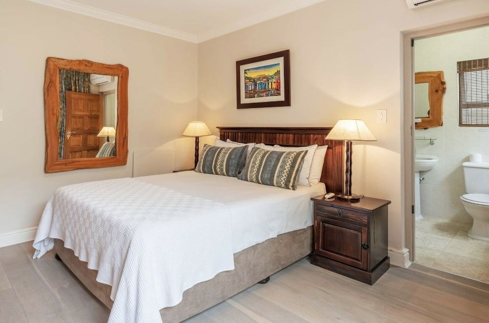Фото Bantry Beach Luxury Suites