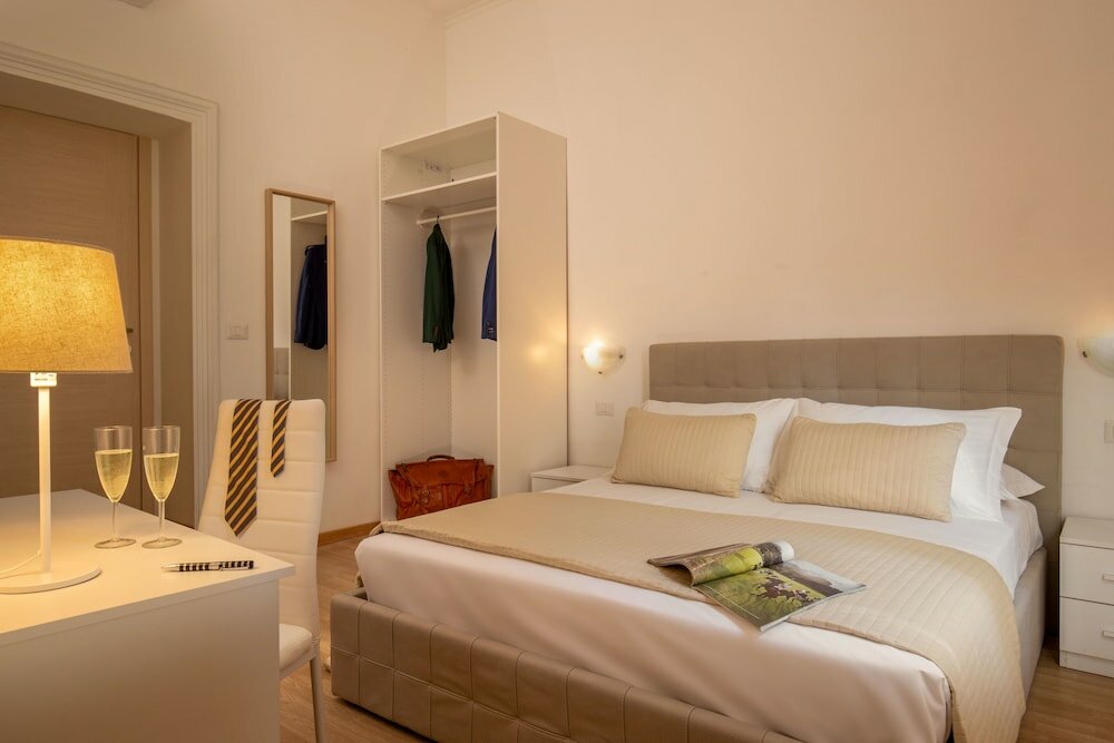 Фото Domus Veneto Rome