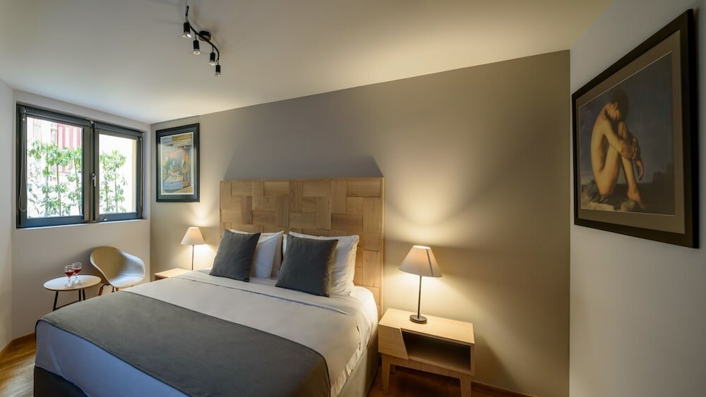 Фото Fos DownTown Suites