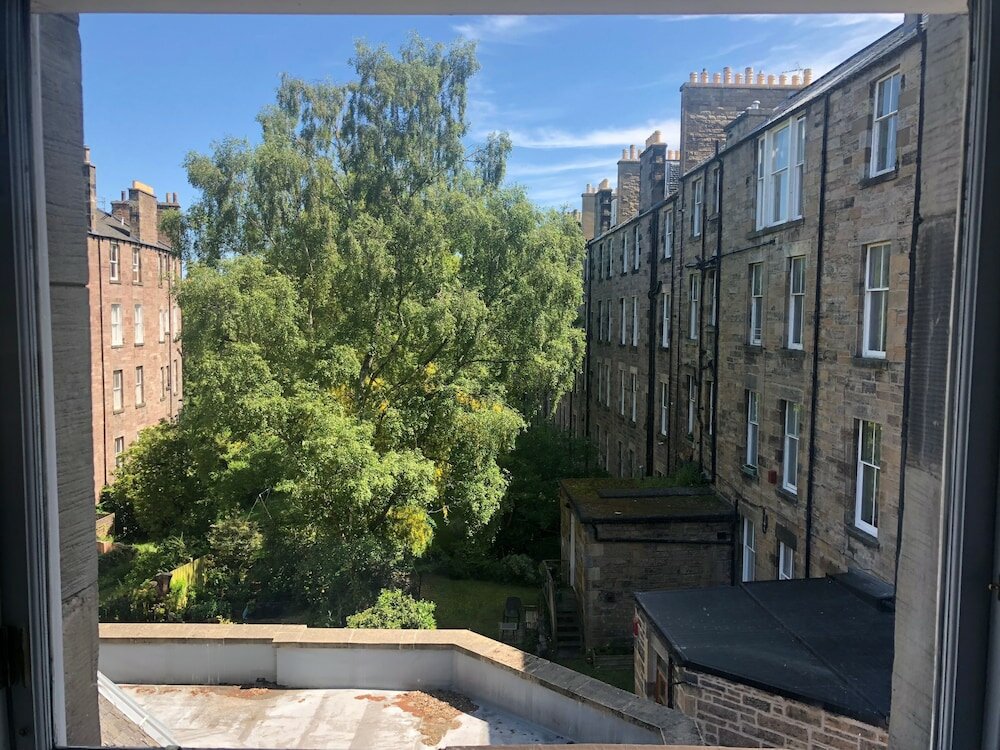 Фото Black Ivy Hotel