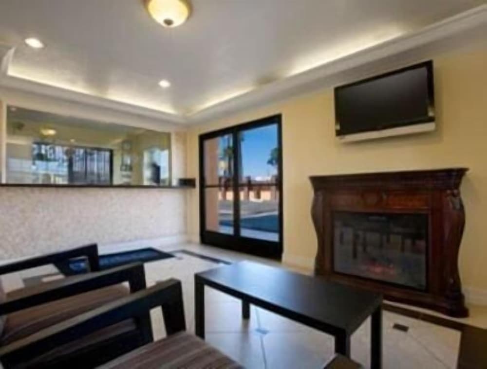 Фото Orange Show Inn San Bernardino