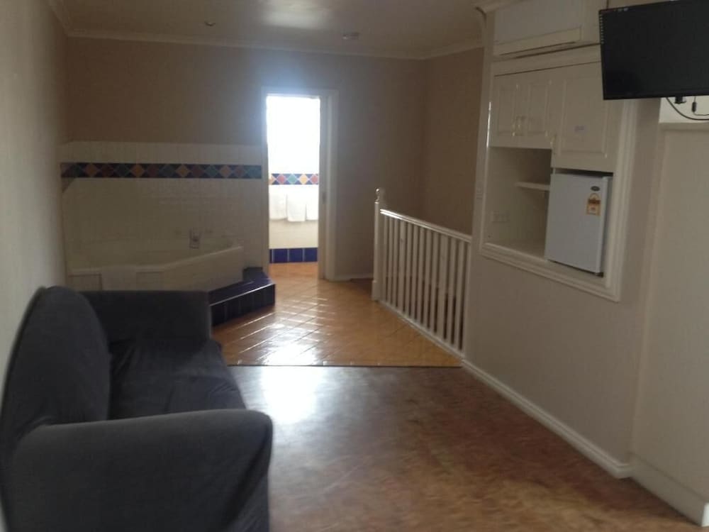 Фото Coachman Hotel Motel