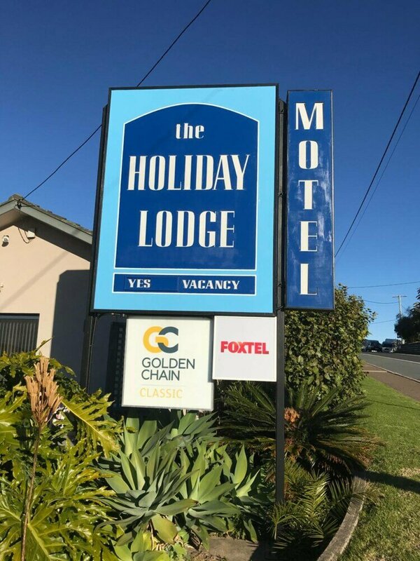 Гостиница Holiday Lodge Motor Inn
