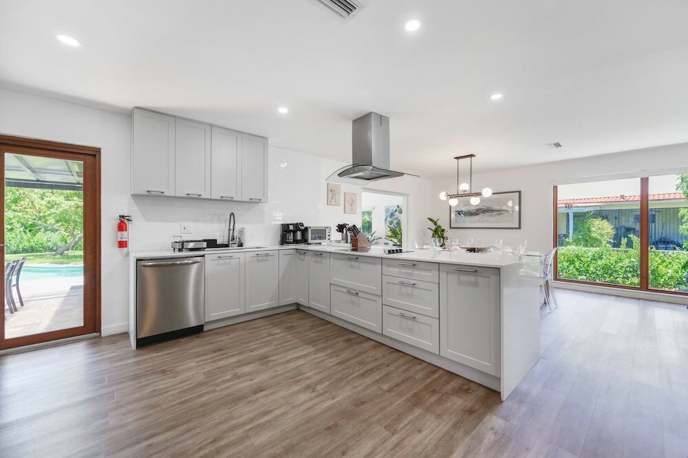 Фото Awesome House with pool Westchester