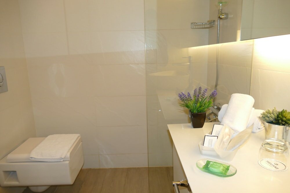 Фото Three O Nine Urban House