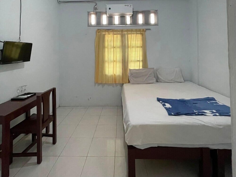 Фото Oyo 93178 Homestay Pakmuklis Syariah