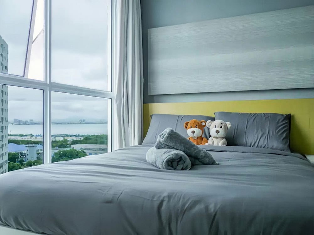 Фото Straits Garden Suites Penang