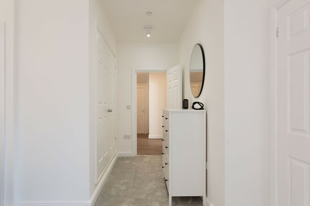 Фото Central Flats in Cardiff with Parking