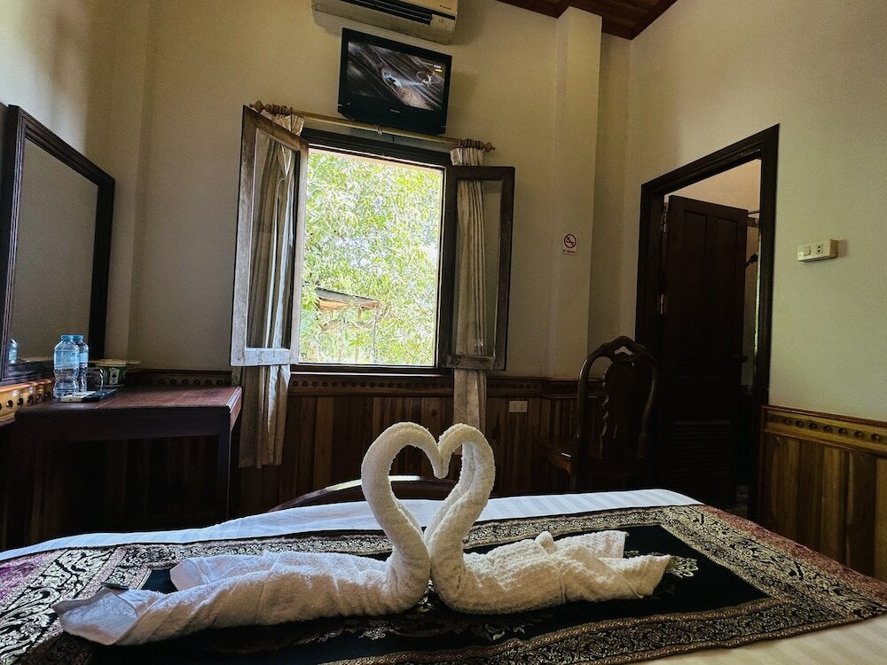 Фото Kingkham Riverside Hotel