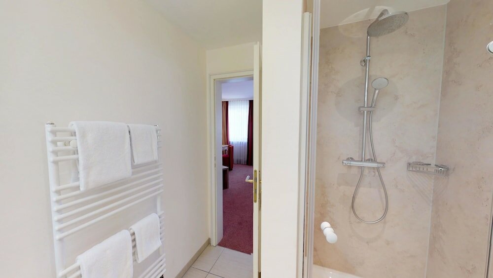 Фото Hotel Goldene Traube