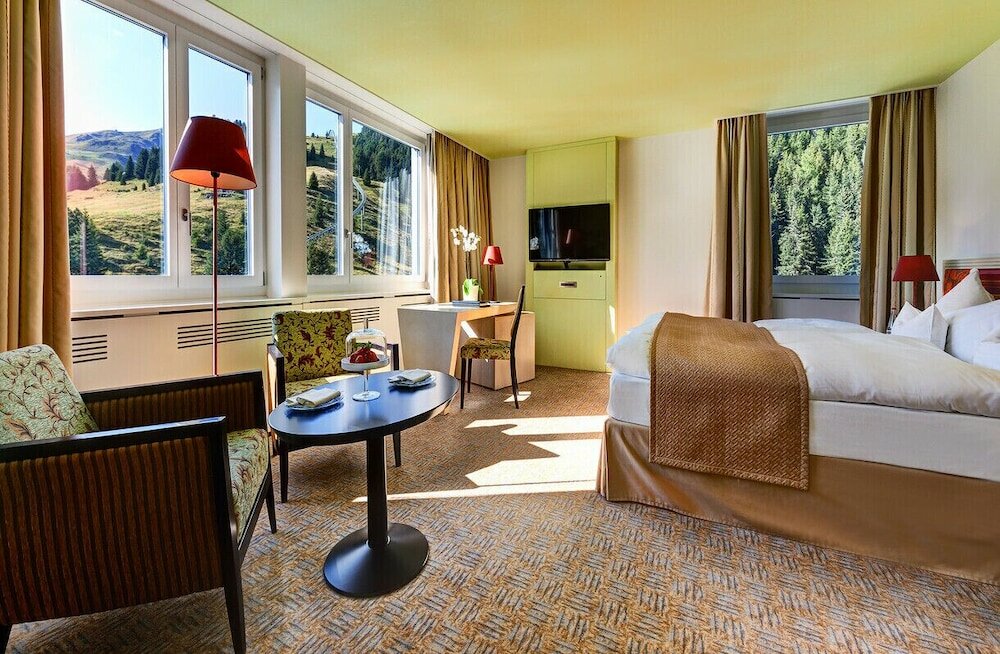 Фото Tschuggen Grand Hotel