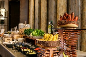 Гостиница Radisson Blu Hotel GRT Chennai