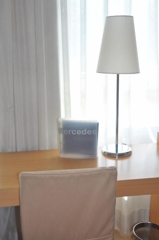 Фото Hotel Infanta Mercedes