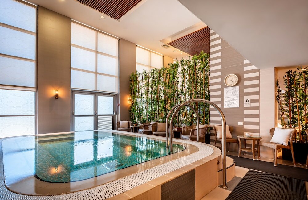 Фото Kfar Maccabiah Hotel and Suites