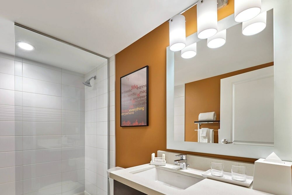 Фото Microtel Inn & Suites by Wyndham Fort Mcmurray