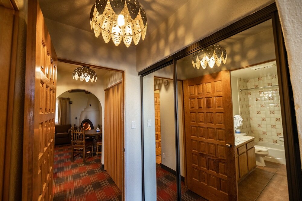 Фото Sagebrush Inn & Suites