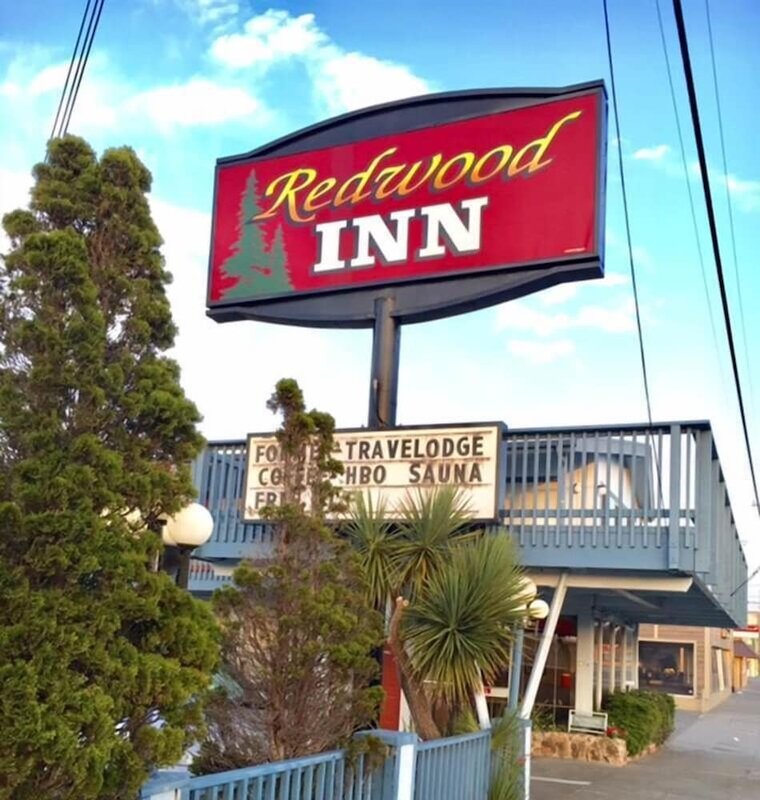 Гостиница Redwood Inn в Кресент Сити