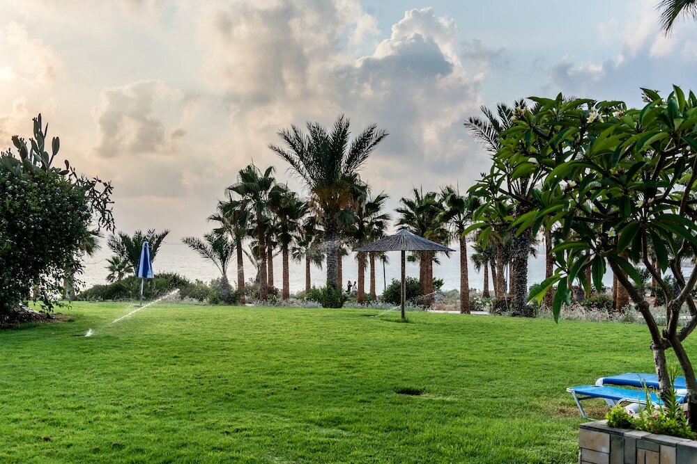 Фото Helios Bay Hotel and Suites