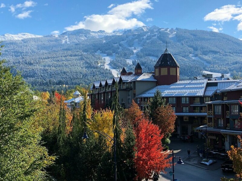 Гостиница Pinnacle Hotel Whistler Village в Уистлере