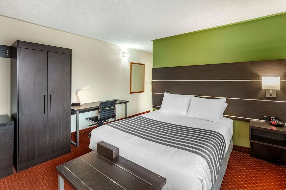 Фото SureStay Plus Hotel by Best Western Kincardine