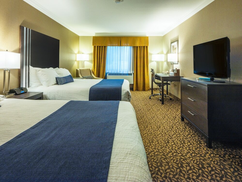 Фото Best Western Plus Fernie Mountain Lodge