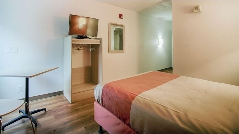 Фото Motel 6 Albany, Ny