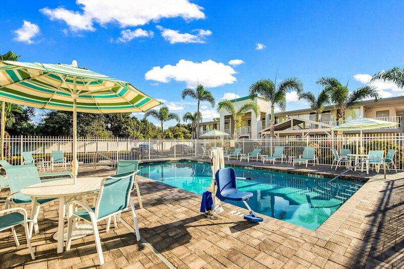 Гостиница Quality Inn Bradenton - Sarasota North