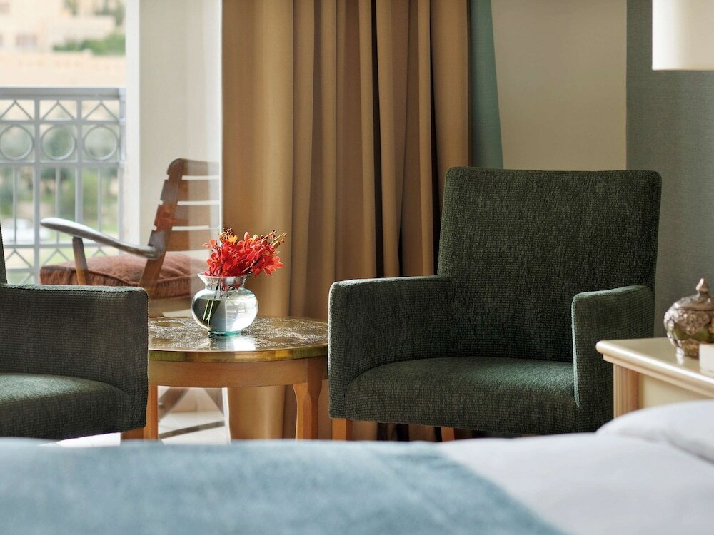 Фото Mövenpick Resort Petra