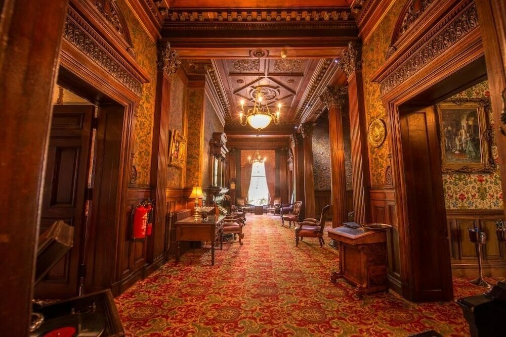 Фото Macdonald Norwood Hall Hotel