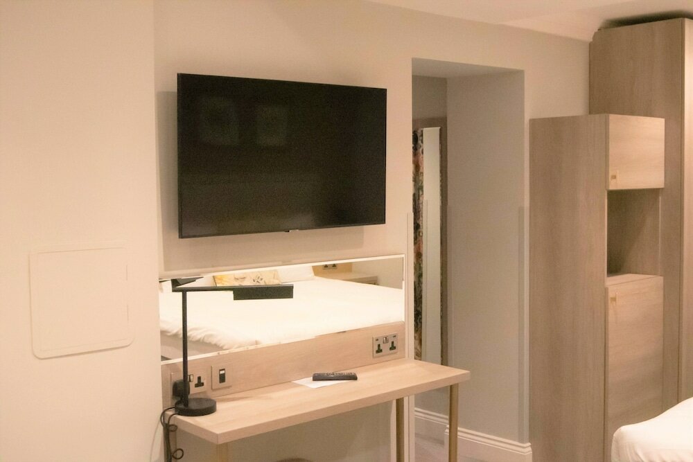 Фото Byron Hotel London