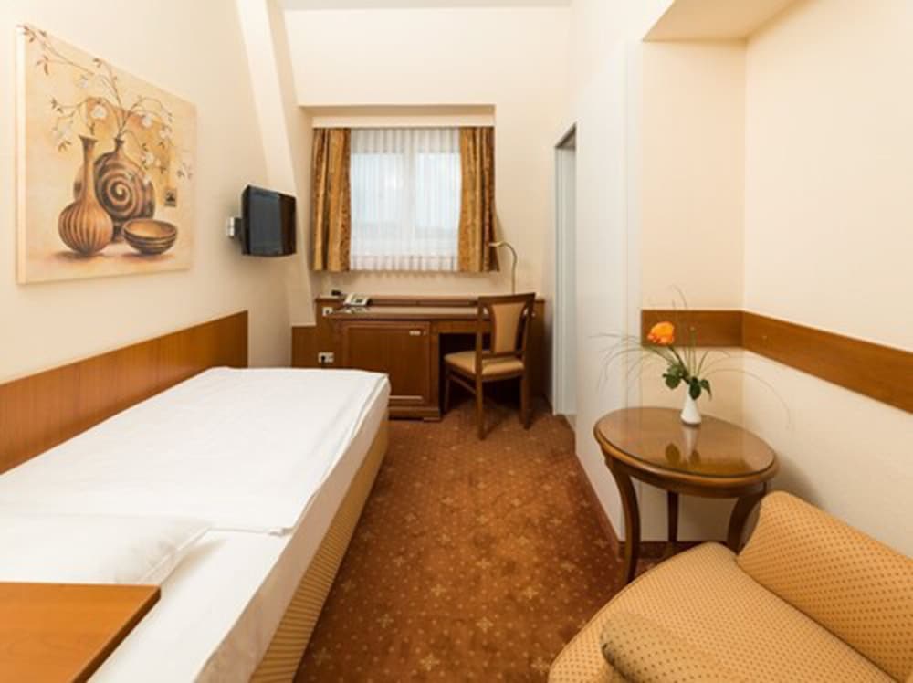 Фото Hotel Erzherzog Rainer in Vienna