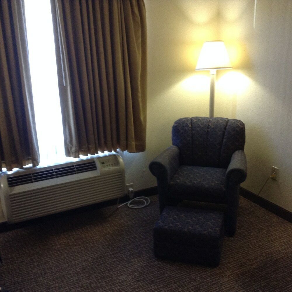 Фото Comfort Inn & Suites Ft. Jackson Maingate