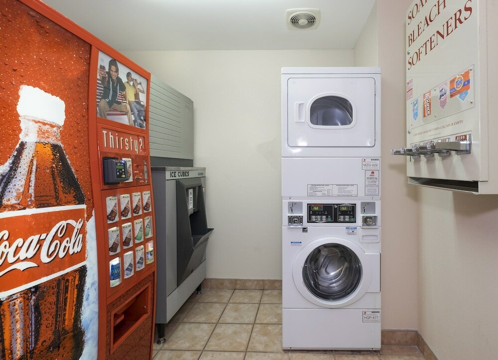 Фото Red Roof Inn Plus+ Columbus Downtown-Convention Center